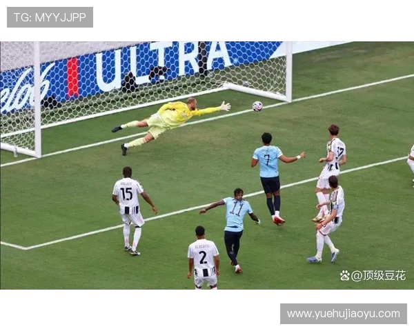 曼城世俱杯训练遭 “降级”!设施简陋难比英超奢华(1) 曼城世俱杯训练遭 “降级”!设施简陋难比英超奢华(1)